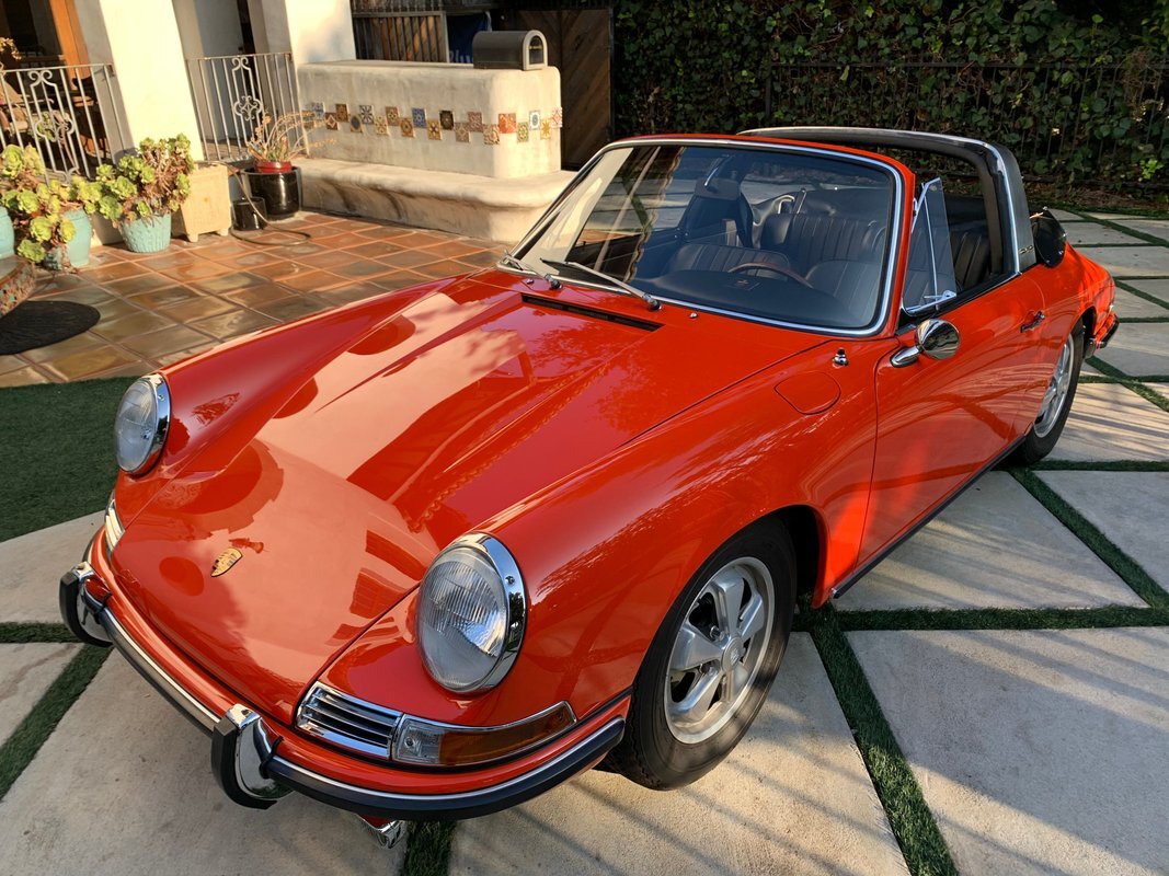 Porsche-911-1967-2