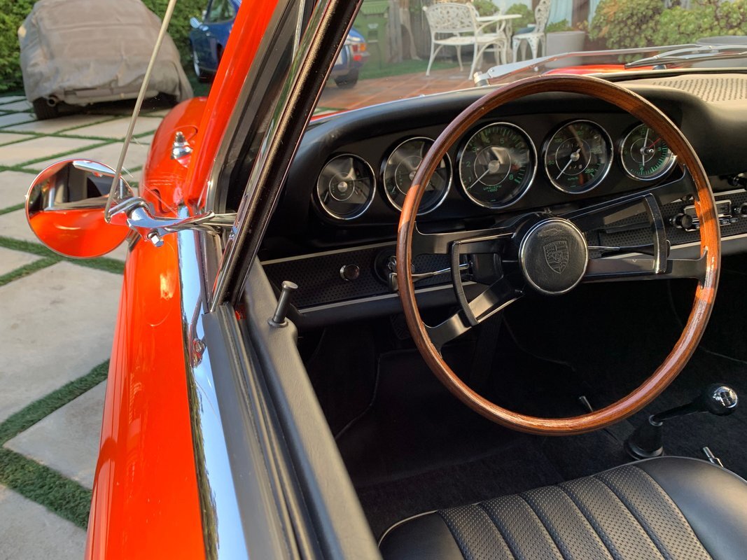 Porsche-911-1967-22
