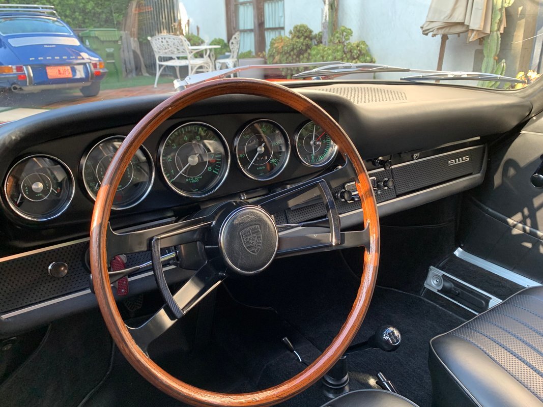 Porsche-911-1967-23