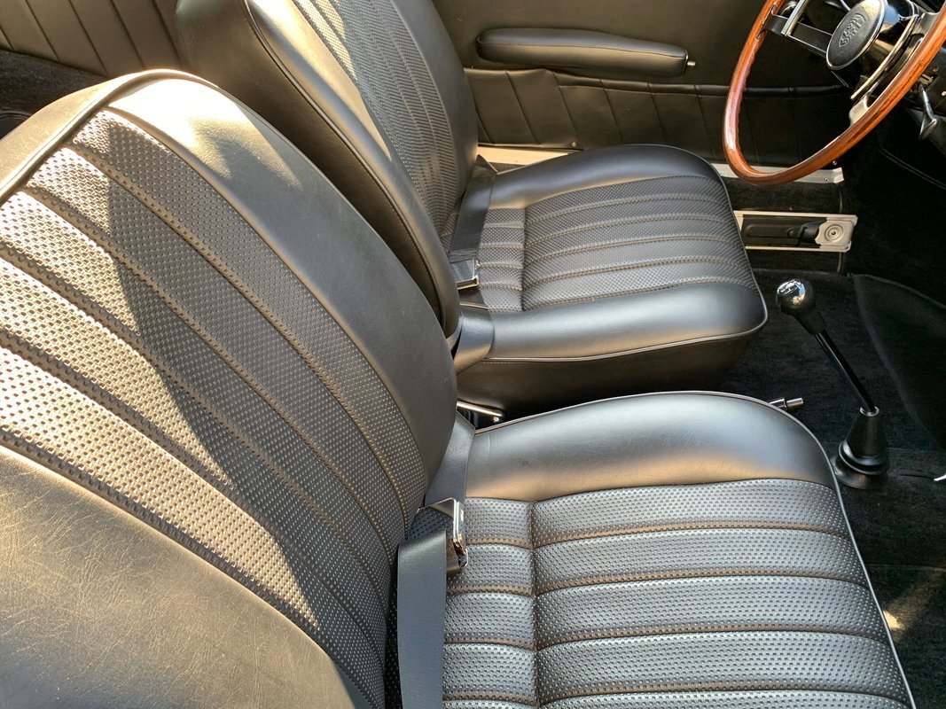 Porsche-911-1967-26