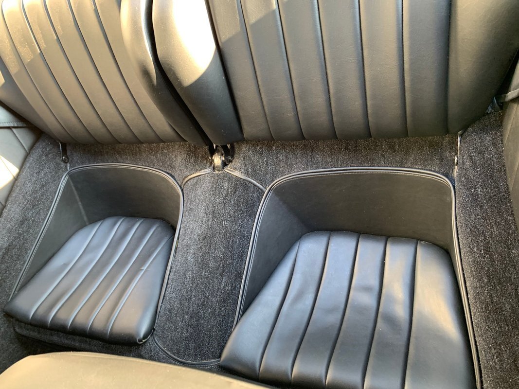 Porsche-911-1967-27