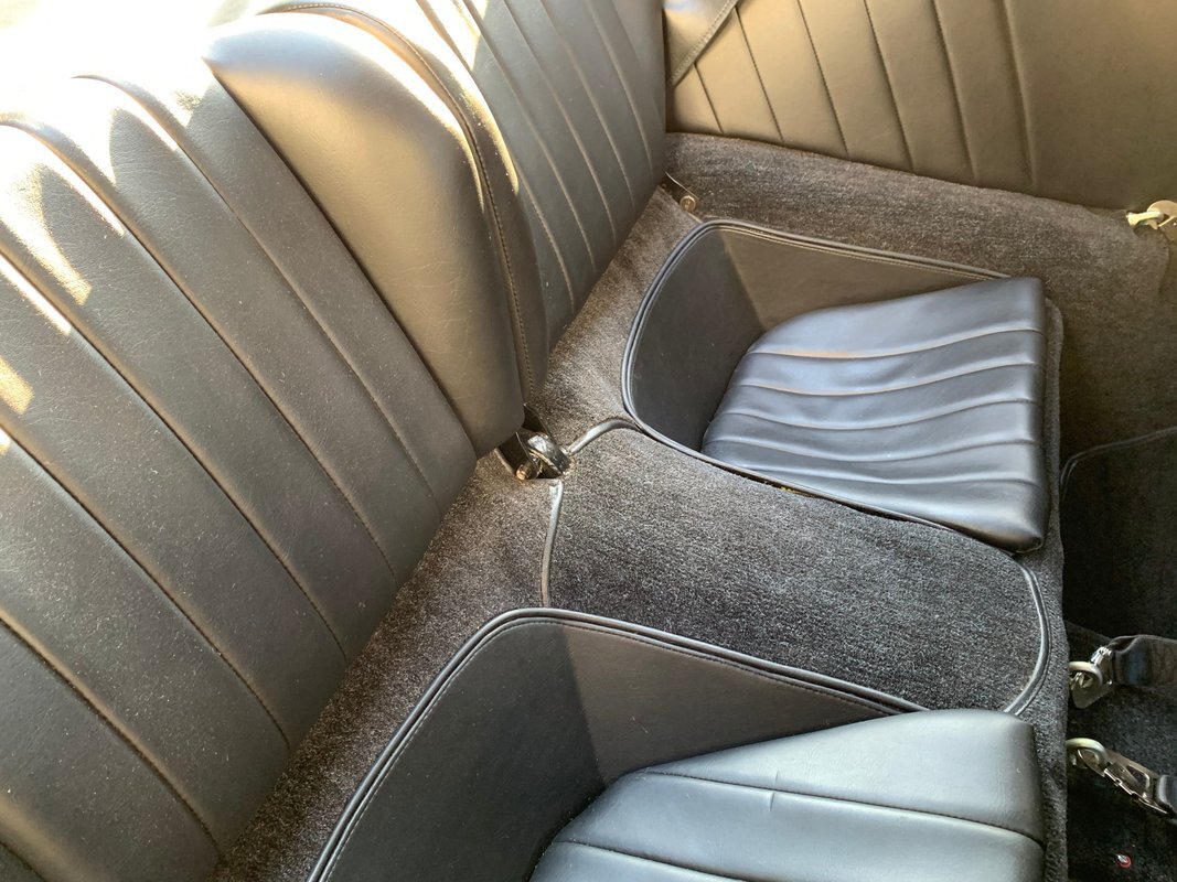 Porsche-911-1967-29