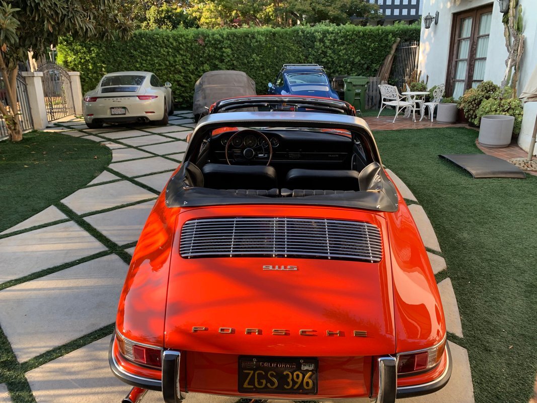 Porsche-911-1967-8