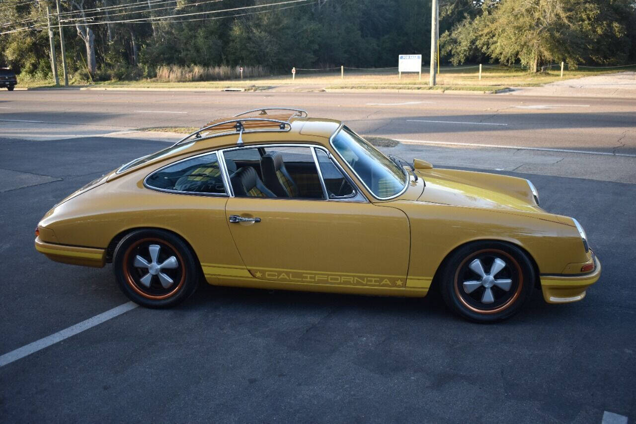 Porsche-911-1968-Convertible-24