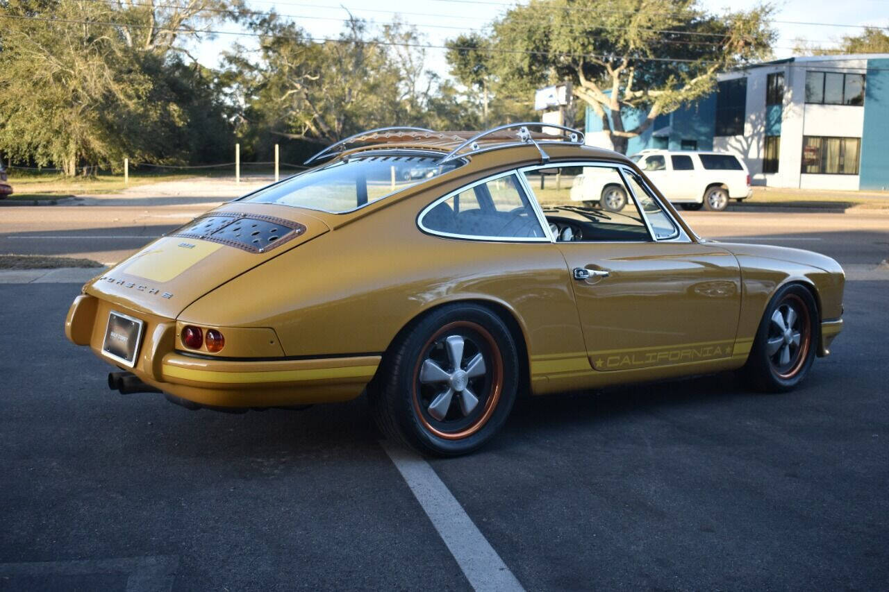 Porsche-911-1968-Convertible-31