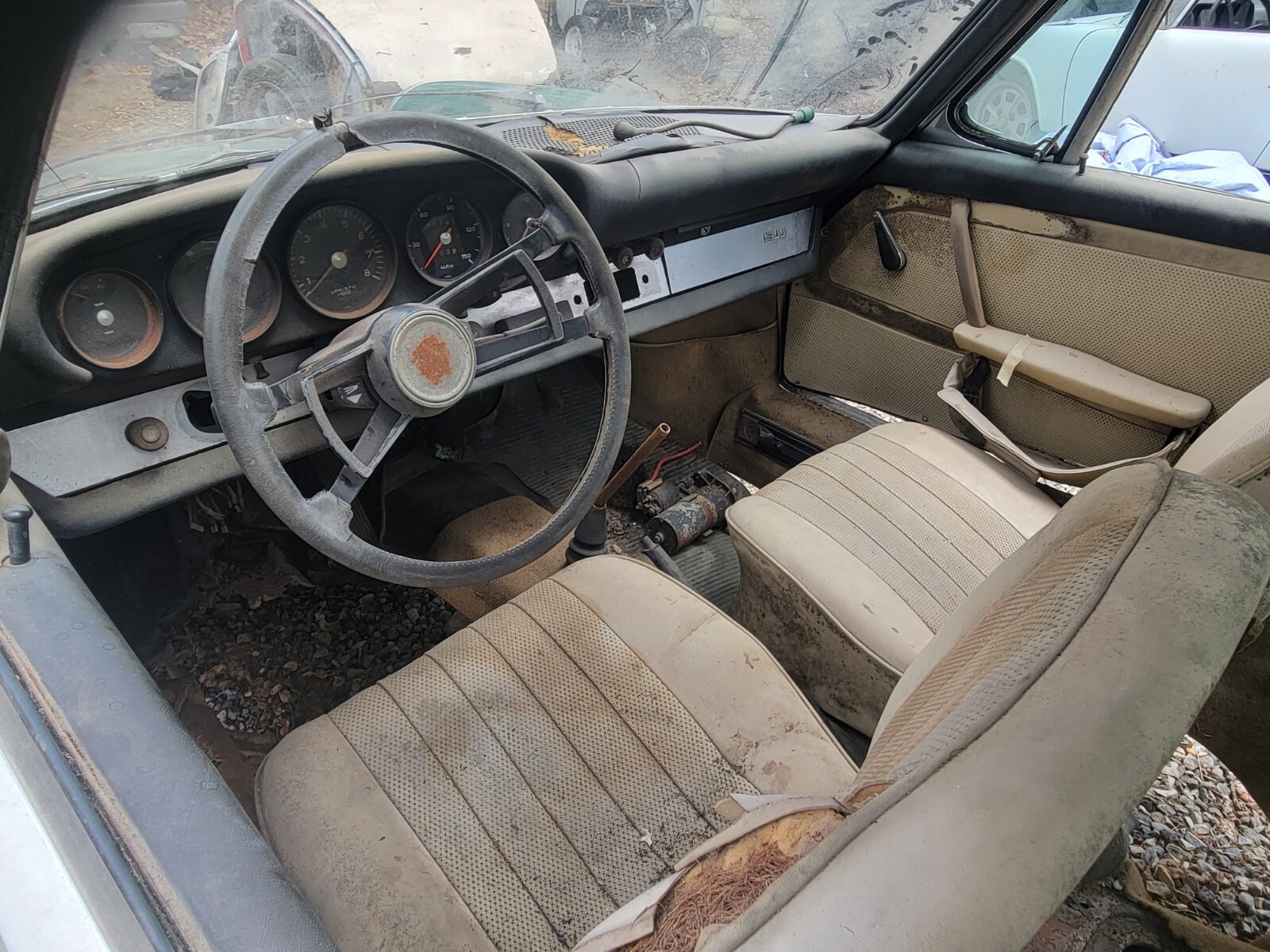 Porsche-911-1968-Coupe-16