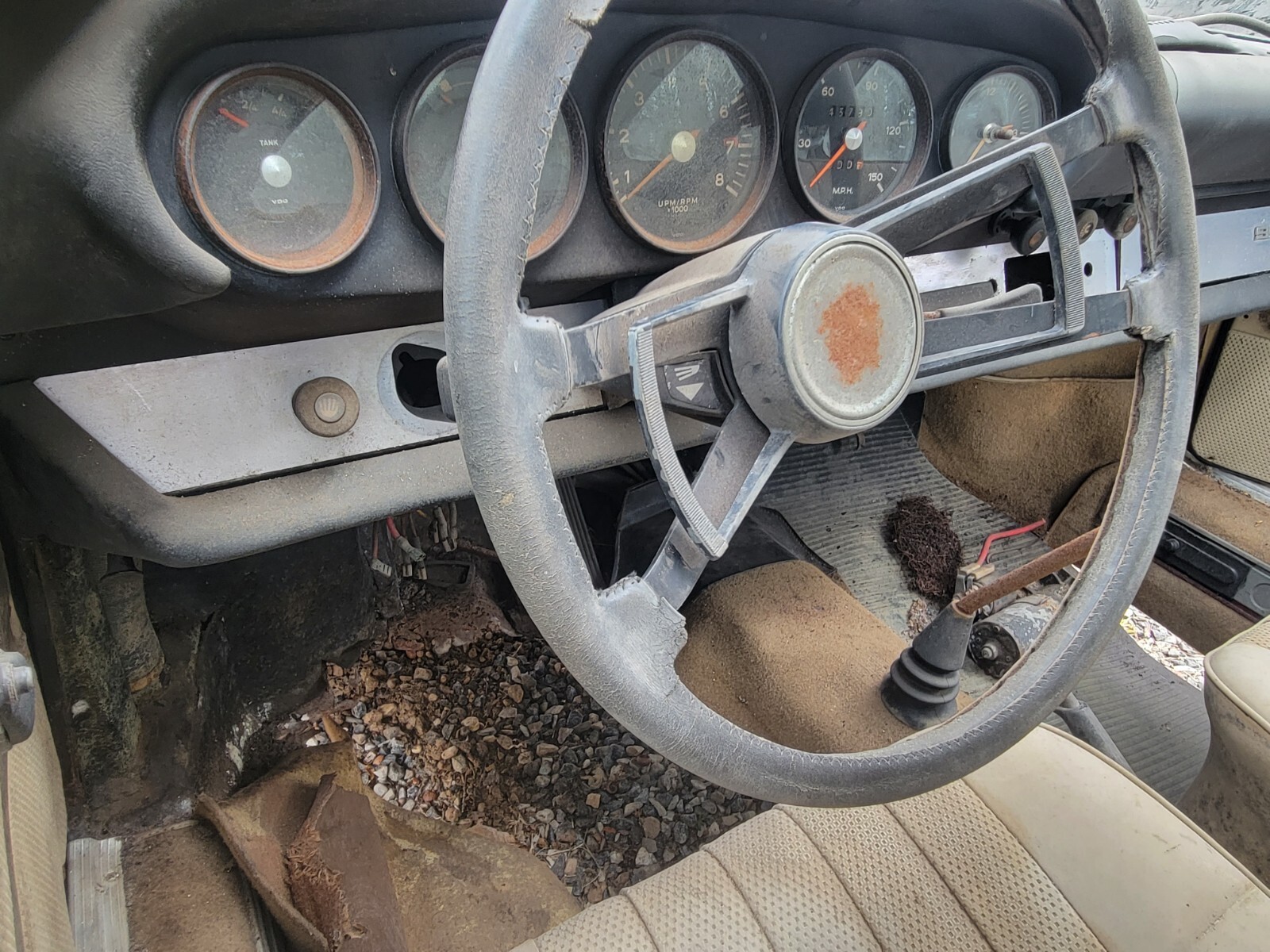 Porsche-911-1968-Coupe-19