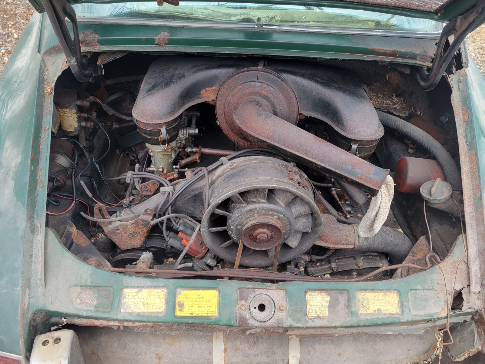 Porsche-911-1968-Coupe-21