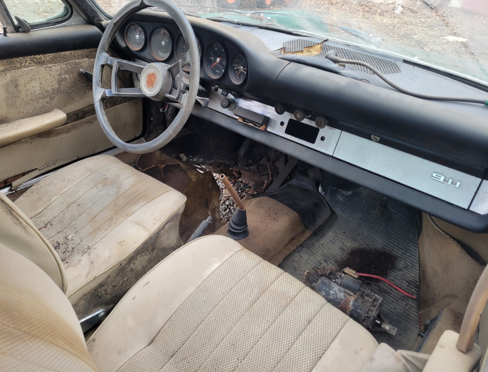 Porsche-911-1968-Coupe-24