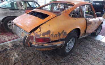 Porsche-911-1970-Coupe-25