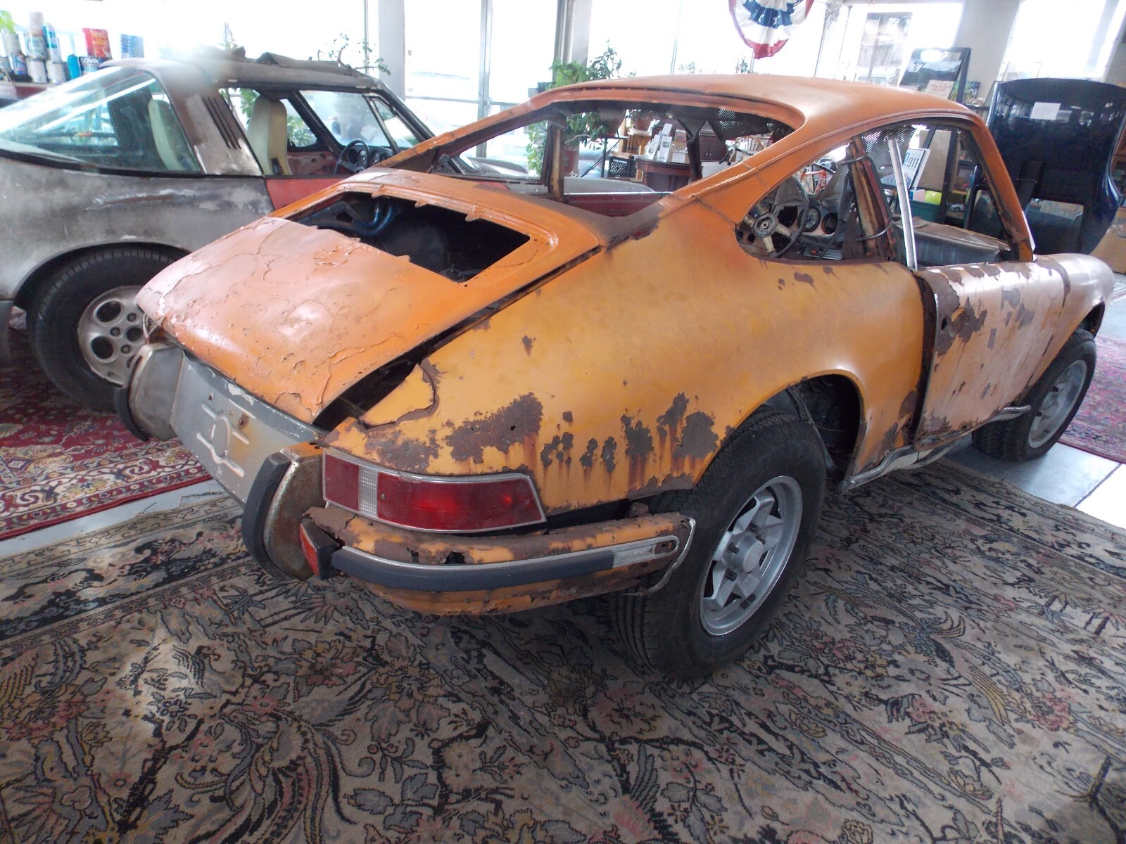 Porsche-911-1970-Coupe-25