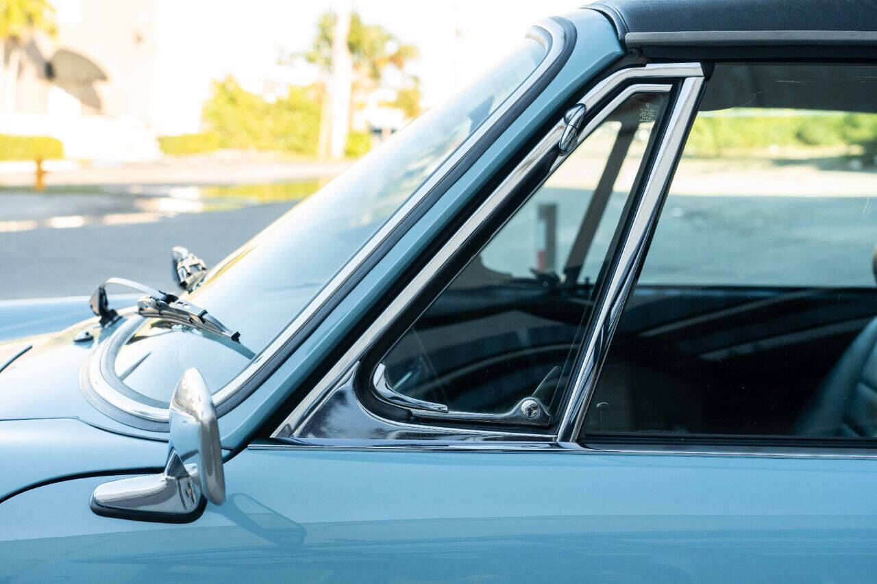 Porsche-911-1971-Convertible-37