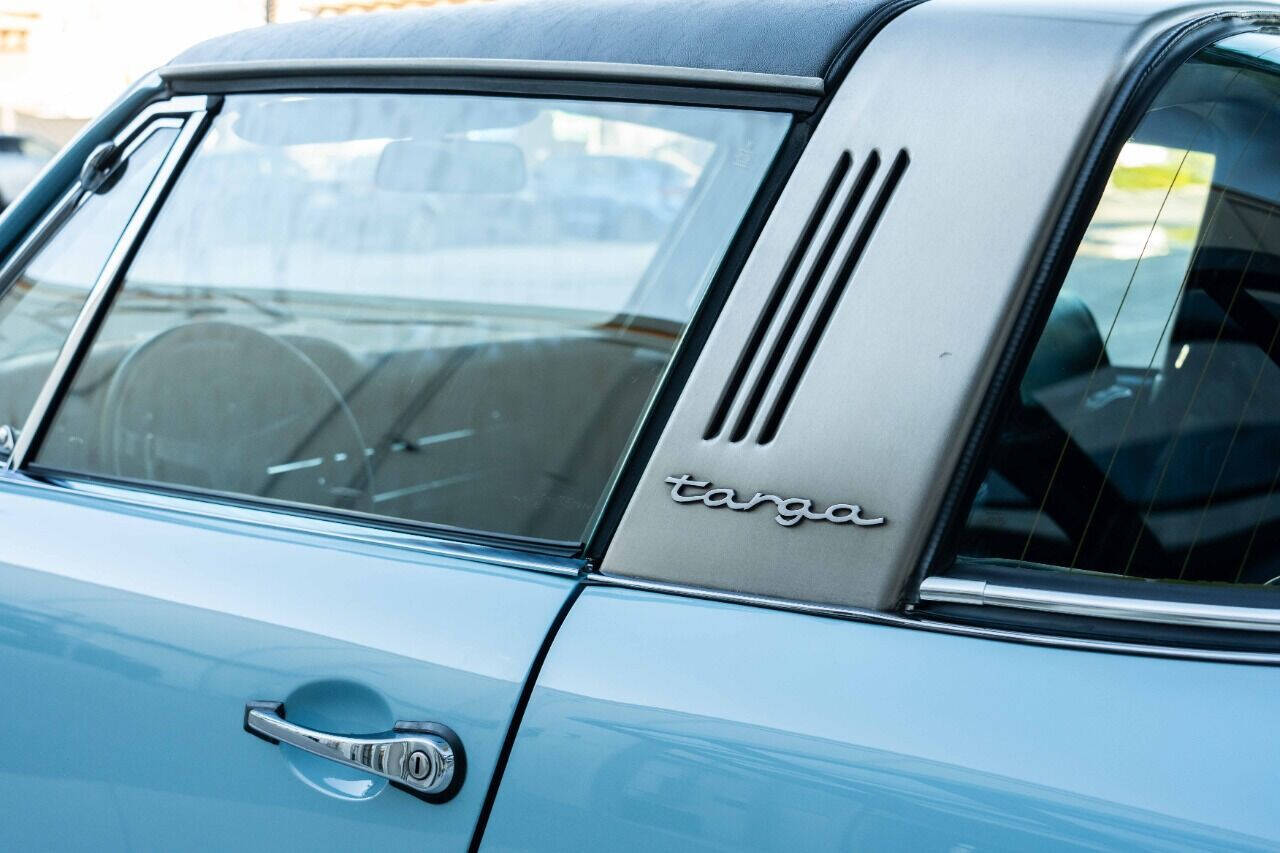 Porsche-911-1971-Convertible-38
