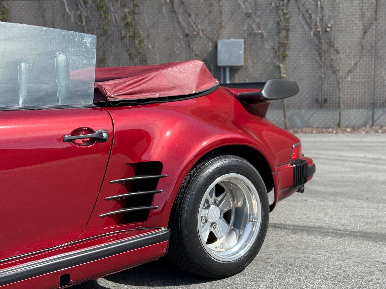 Porsche-911-1974-8