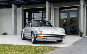 Porsche-911-1975-Coupe-10