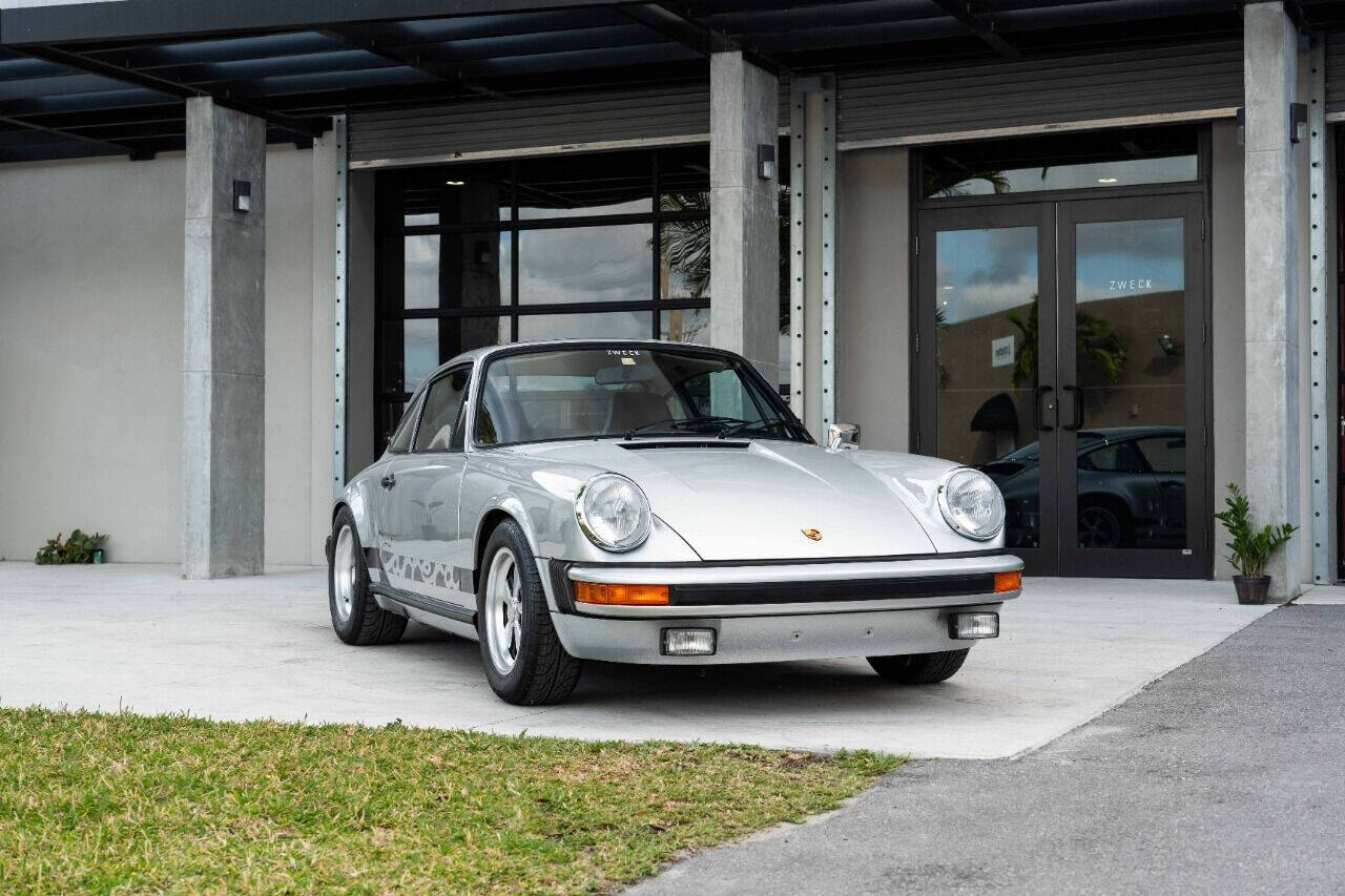 Porsche-911-1975-Coupe-10
