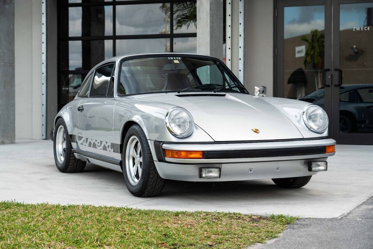 Porsche-911-1975-Coupe-11