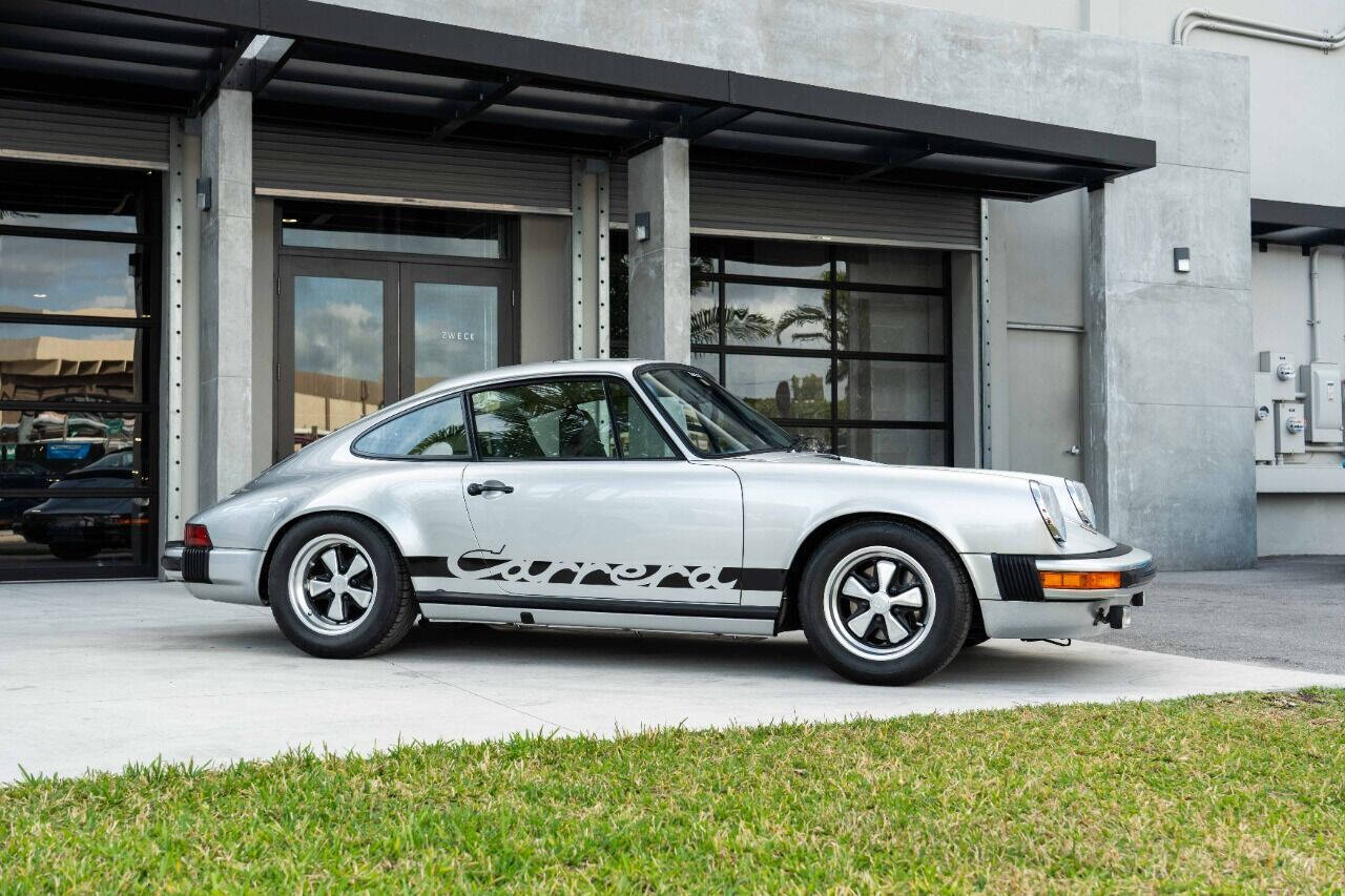 Porsche-911-1975-Coupe-12