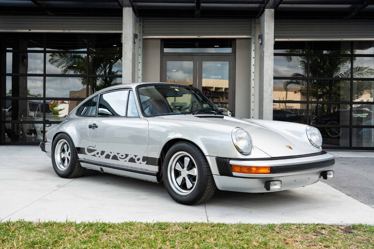 Porsche-911-1975-Coupe-13
