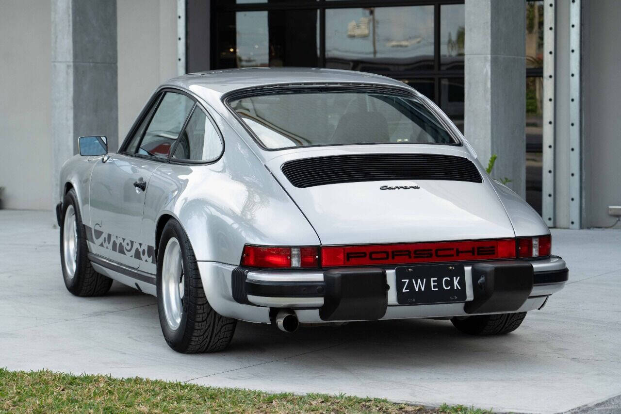 Porsche-911-1975-Coupe-15