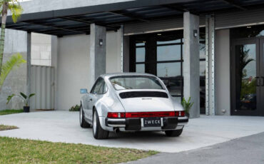 Porsche-911-1975-Coupe-16