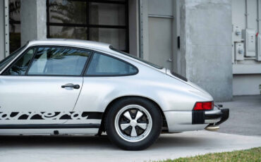 Porsche-911-1975-Coupe-19