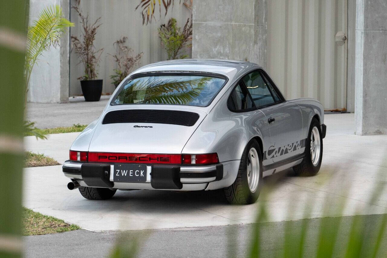 Porsche-911-1975-Coupe-2