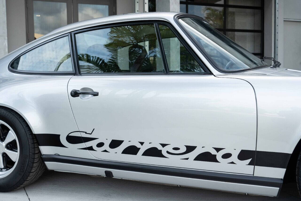 Porsche-911-1975-Coupe-21