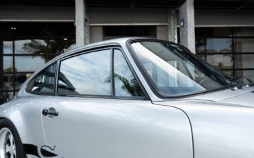 Porsche-911-1975-Coupe-23