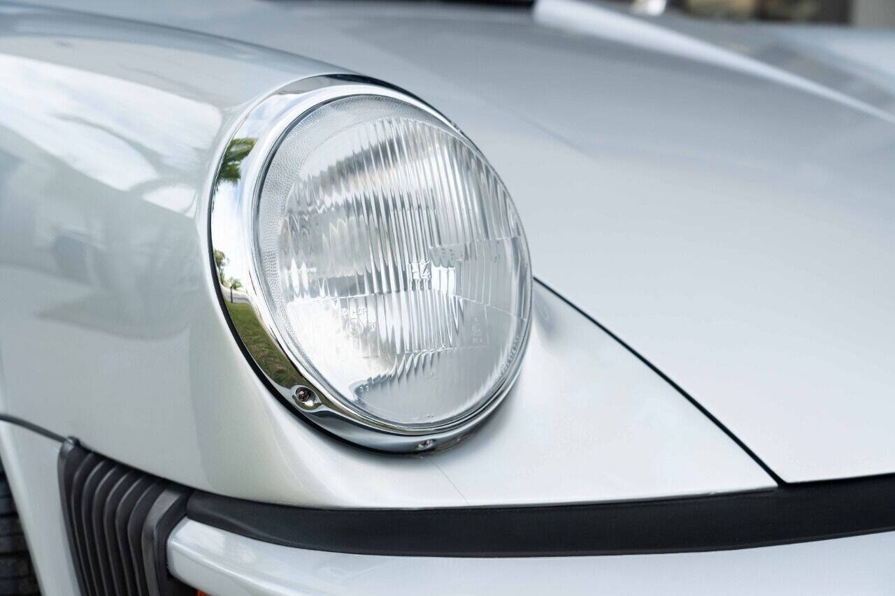 Porsche-911-1975-Coupe-27