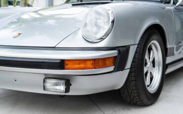 Porsche-911-1975-Coupe-32