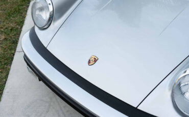 Porsche-911-1975-Coupe-33