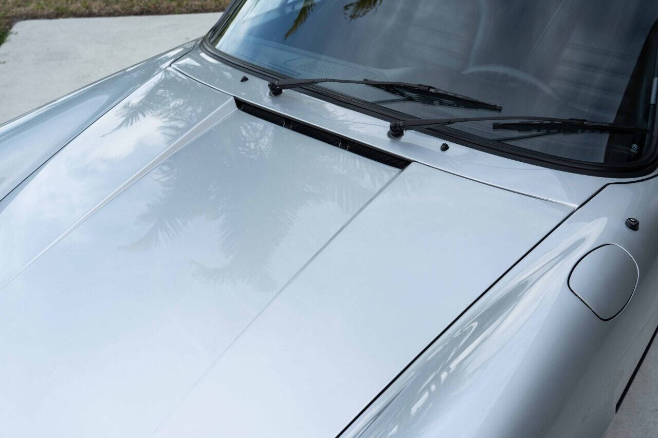 Porsche-911-1975-Coupe-34