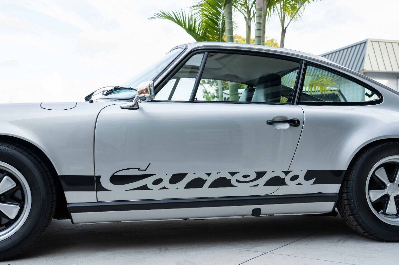 Porsche-911-1975-Coupe-39