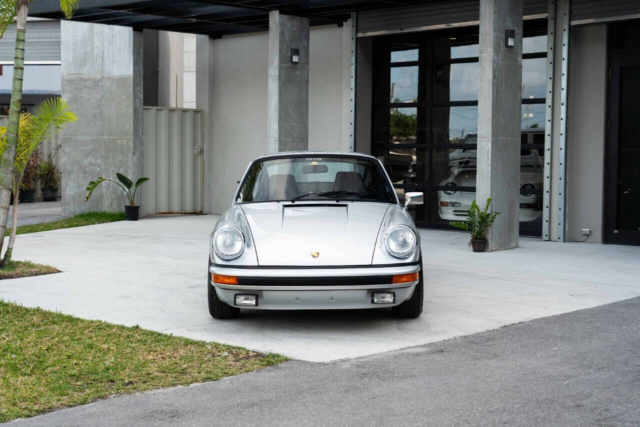 Porsche-911-1975-Coupe-4