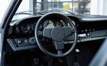 Porsche-911-1975-Coupe-7