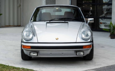 Porsche-911-1975-Coupe-9