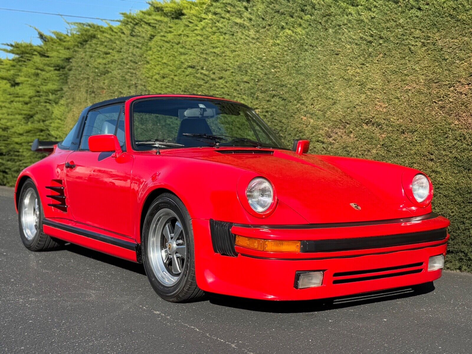 Porsche-911-1976-1