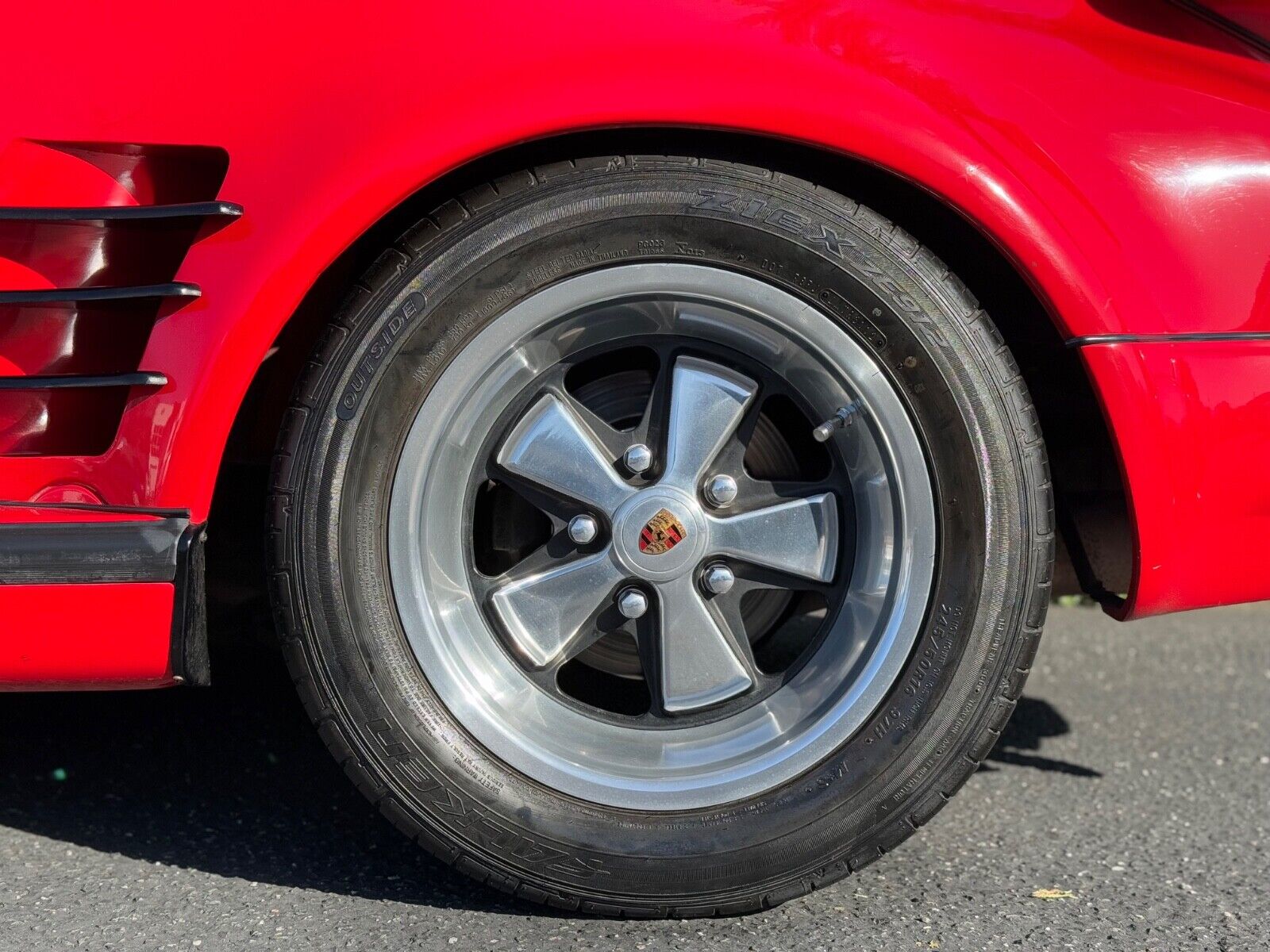 Porsche-911-1976-10