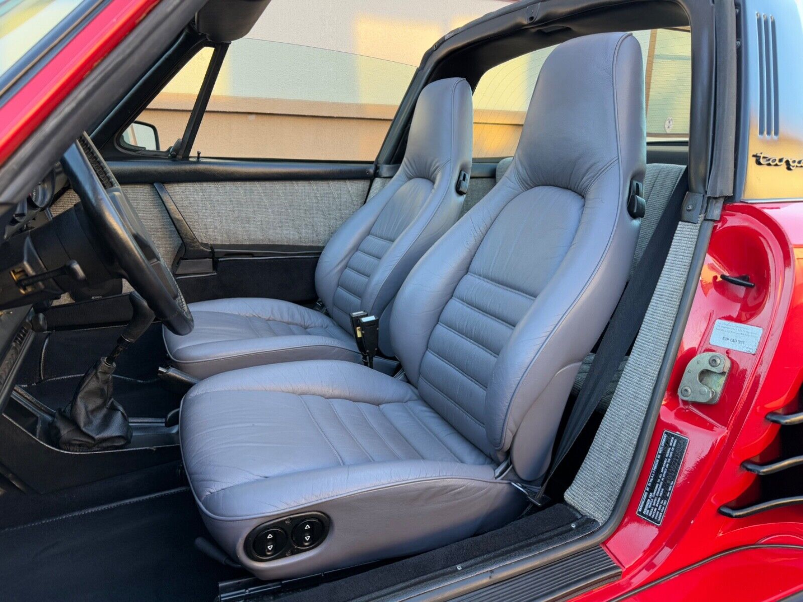 Porsche-911-1976-12