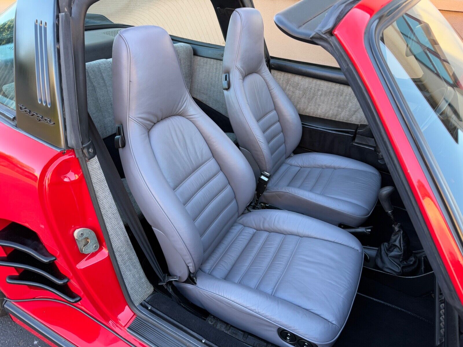 Porsche-911-1976-14