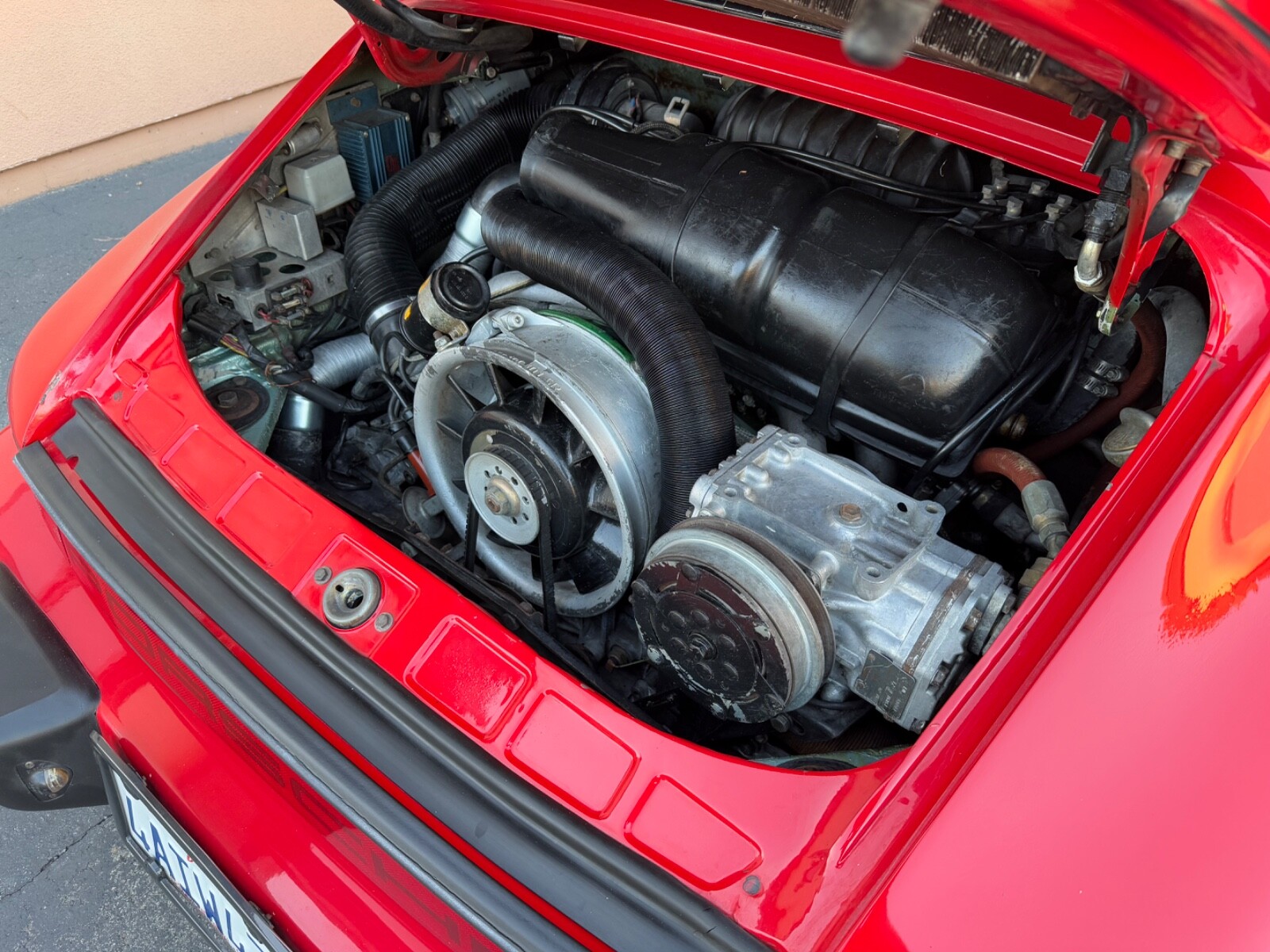 Porsche-911-1976-17