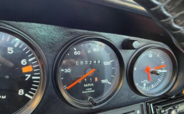 Porsche-911-1976-19