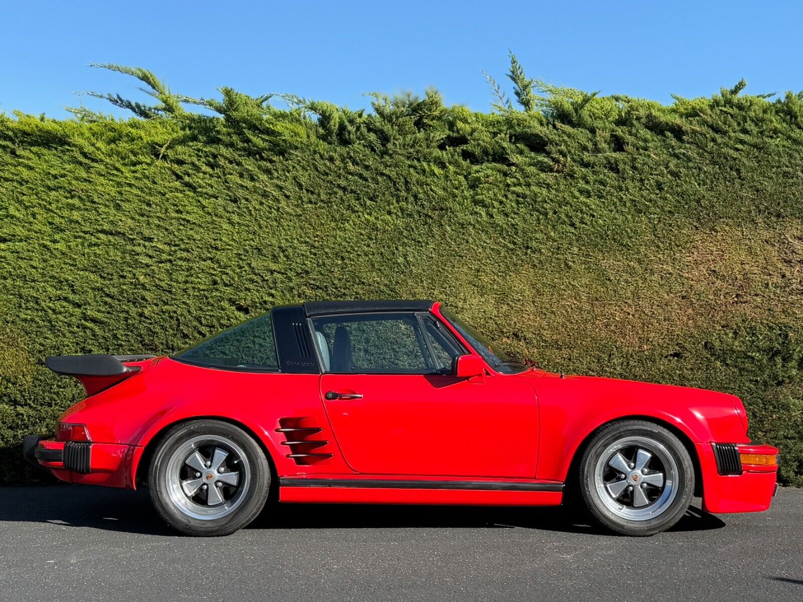 Porsche-911-1976-5
