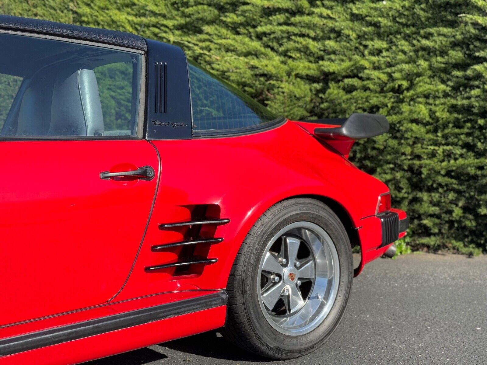 Porsche-911-1976-9