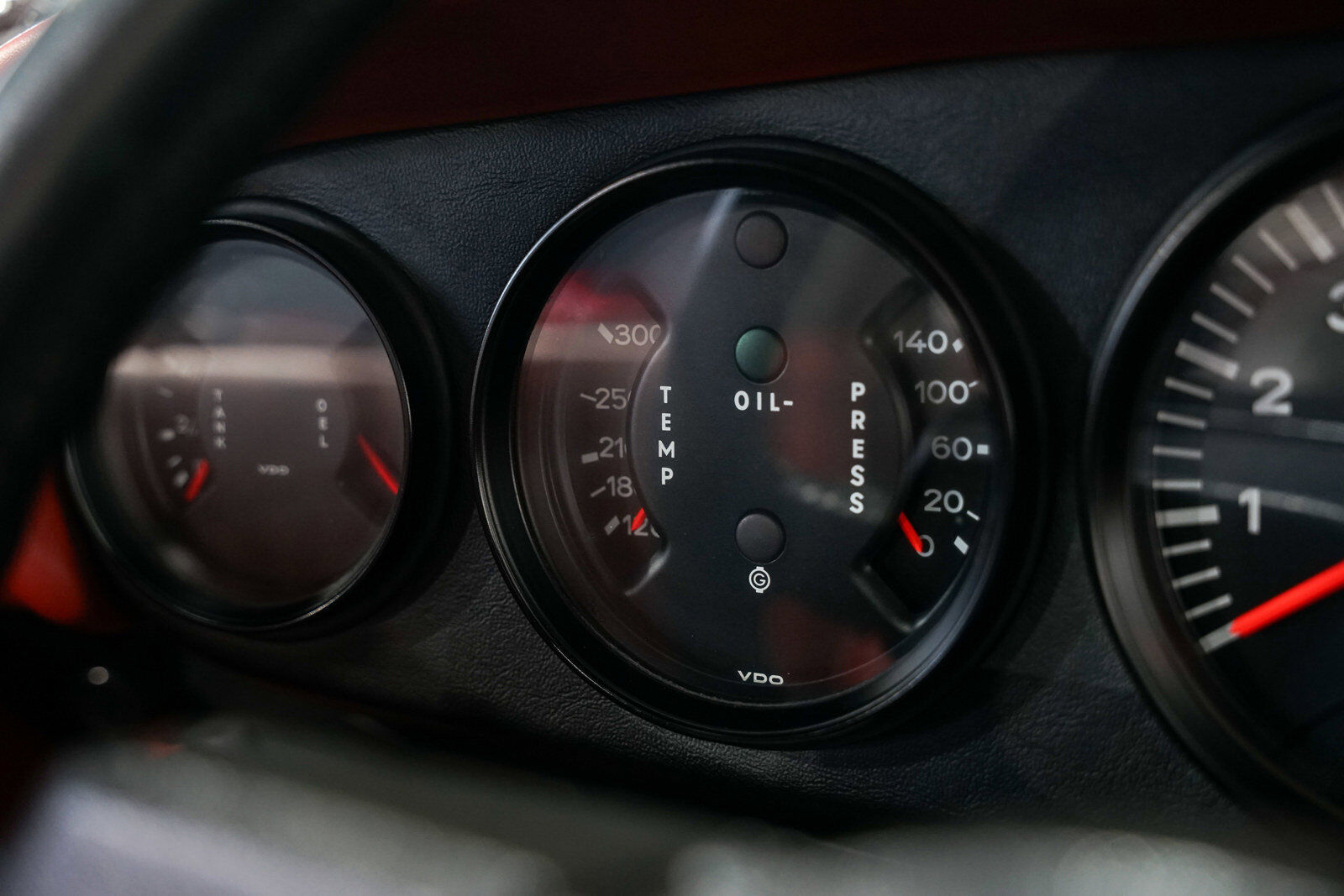 Porsche-911-1976-TARGA-11