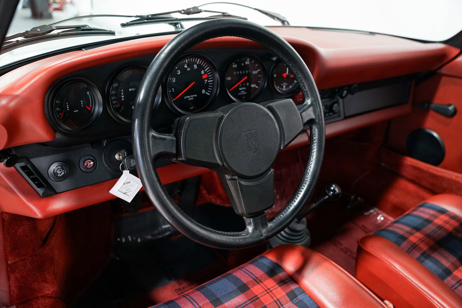 Porsche-911-1976-TARGA-18