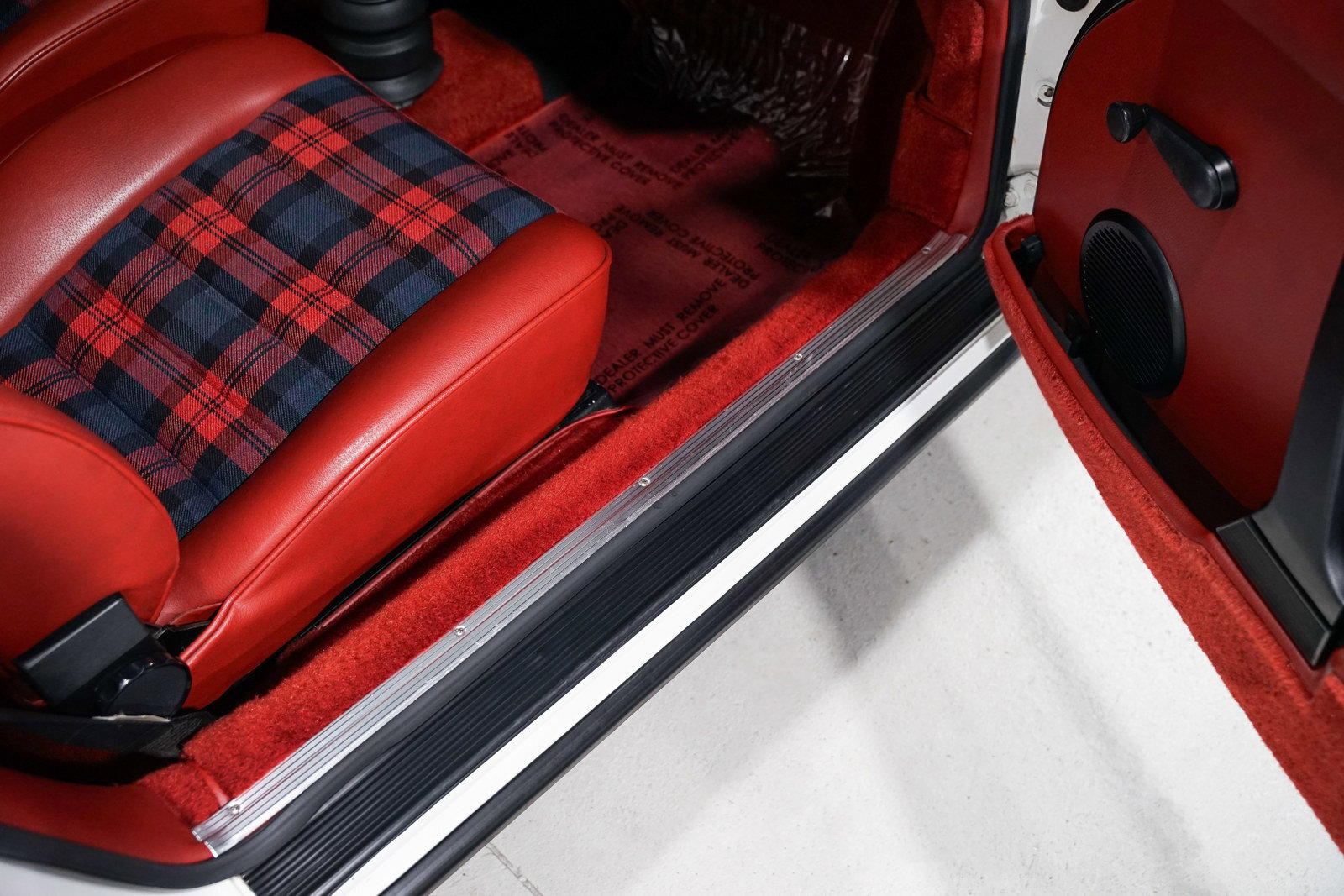 Porsche-911-1976-TARGA-27
