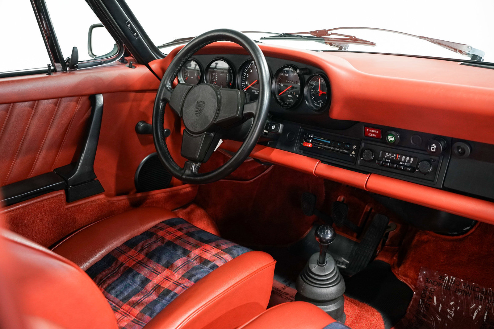 Porsche-911-1976-TARGA-31