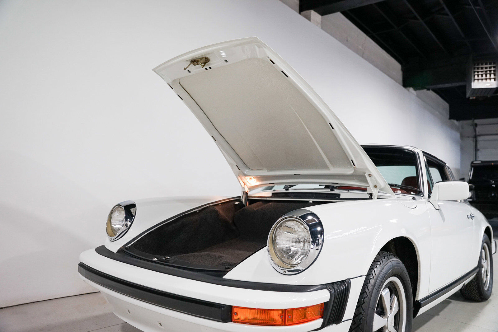 Porsche-911-1976-TARGA-38